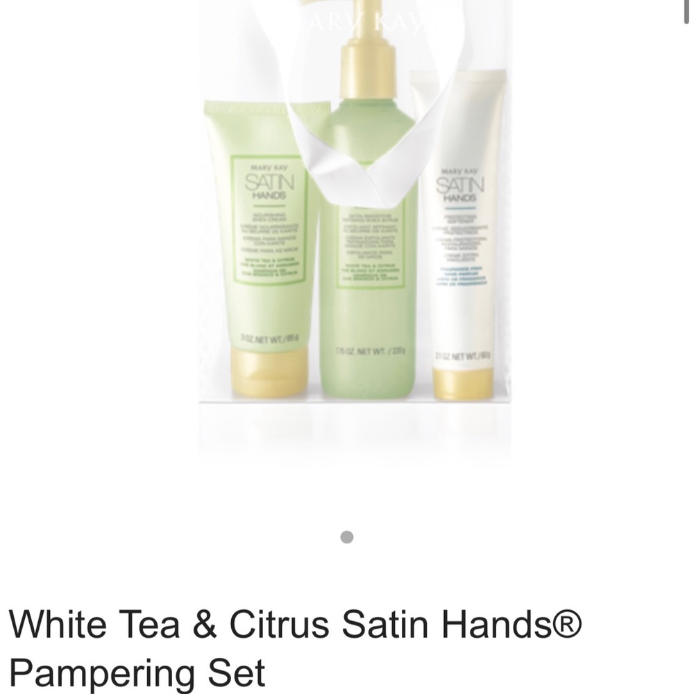 NWT White Tea & Citrus Satin Hands® Pampering Set​